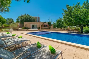 Villa with BBQ, private pool & garden - Image 2
