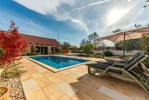 Voll ausgestattete wunderschöne Villa mit Garten, Grill und privatem Pool | Bergblick - Image 2