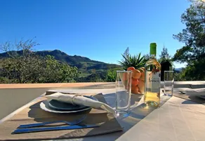Studio avec terrasse, piscine et barbecue | Vue montagne - Image 4