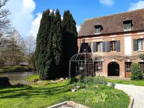 Charming apartment with river view, WiFi and parking - Image 2