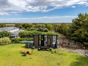 Beautiful Tiny House with Stunning Lakefront Views Perfect for Outdoor Activities in New South Wales, Australia - Image 2