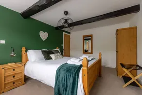 Modern Luxury Cottage based in Holmfirth - Image 2