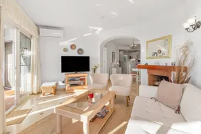 Merveilleux appartement entièrement équipé avec terrasse, jardin et piscine | Vue mer | Avec animaux acceptés - Image 5