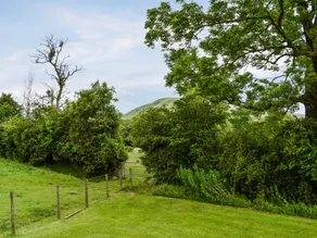 Familienfreundliches wunderschönes Landhaus mit Garten | Flussblick | Haustiere erlaubt - Image 2