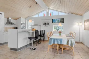 Maison avec jardin, sauna et terrasse - Image 3