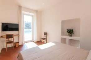 Bed and Breakfast 'Camera Matrimoniale Vista Lago' with Mountain View, Pool and Wi-Fi - Image 4