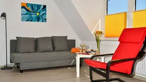 Apartment with garden - Image 5