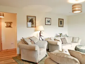 Cottage with garden - Image 4