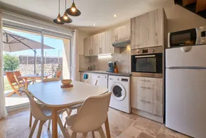 Family-oriented beautiful house with terrace & BBQ - Image 4