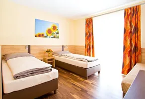 Privatzimmer mit Terrasse und Sauna - Image 2