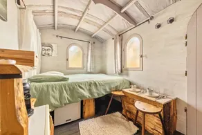 Bed and breakfast with garden | Garden view - Image 5