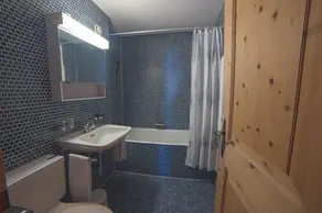 Appartement en copropriété avec barbecue | Vue ville - Image 5