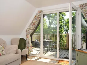 Cottage with sauna, pool & garden - Image 5