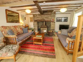 Cottage with garden - Image 3