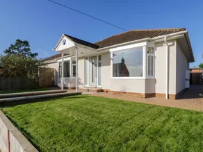 Cottage with garden - Image 2