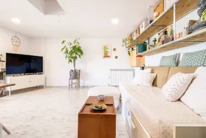 Maison avec jardin, piscine et terrasse | Vue jardin - Image 3