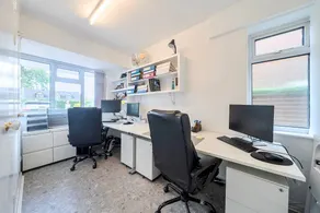 Fully equipped house with heated pool, garden & fast internet - Image 4