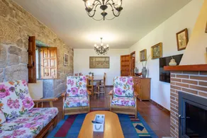 Ferienhaus 'Casa Rectoral Entera' mit Bergblick, privatem Pool und Wi-Fi - Image 4