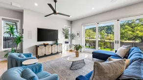 River Bend by Avantstay Private Pool + Hot Tub + Game Room Hill Country Views - Image 4