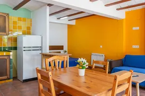 Big holiday apartment with terrace, barbeque & private pool | Mountain view | Beach nearby | Pets allowed - Image 5
