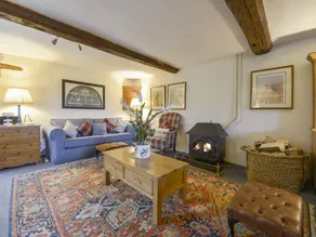 Cottage with barbeque & garden - Image 2
