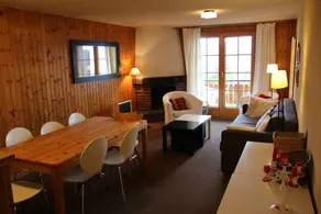 Apartment with garden - Image 3