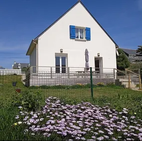 Child-friendly house with garden, terrace & barbecue | Panoramic view | Pets allowed - Image 2
