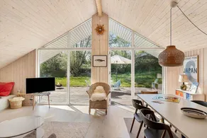Holiday home with terrace & barbecue - Image 2