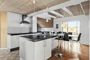 Fully equipped nice house with hot tub, sauna & terrace | Next to the beach | Pets are welcome - Image 5