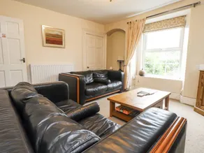 Cottage with garden - Image 4