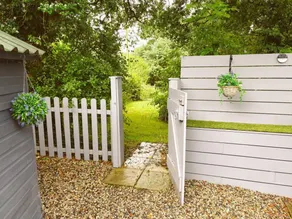 Family-friendly cottage with terrace & garden | Pet-friendly - Image 2