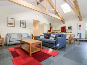 Family-oriented pleasant cottage with terrace & garden - Image 2