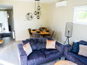 Lovely house with garden - Image 2