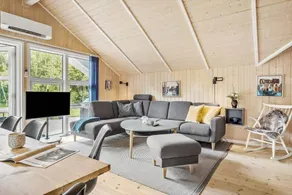 Fully equipped nice holiday home with terrace, hot tub & barbeque - Image 5