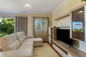 Holiday Home 'Refugio Dourado' with Sea View, Shared Garden and Wi-Fi Access - Image 4