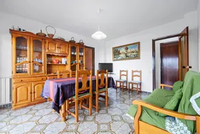 Villa avec piscine privée, jardin et terrasse | Vue jardin - Image 4
