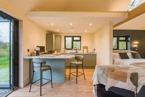 Cottage with garden & terrace - Image 3