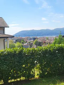 House with garden - Image 3