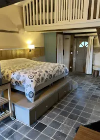 Children-friendly beautiful cottage with terrace, pool & barbeque | River view | Pets are welcome - Image 5
