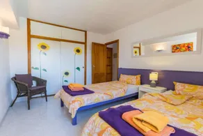 Pleasant house with terrace & garden | Dogs allowed - Image 3