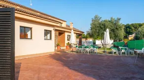 Villa mit Terrasse, privatem Pool und Garten | Poolblick - Image 4