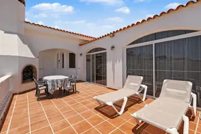 Vacation Apartment 'Villa Gabriela' with Sea View, Private Terrace and Wi-Fi - Image 3