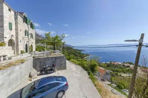 Flat with garden, BBQ & terrace - Image 2