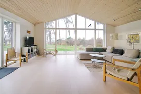 Fully equipped holiday home with terrace | Water view | Next to the beach - Image 5