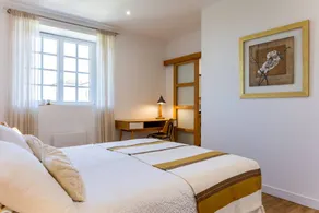 Family-oriented B&B with pool, garden & terrace - Image 3