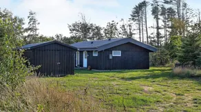 Holiday home with terrace & barbeque - Image 2