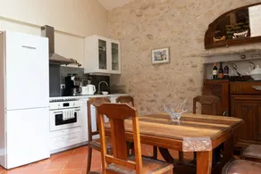 La Grange d'Oustaud mit Pool, Blick auf die Landschaft und authentischem Charme - Image 5