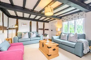 Family-oriented charming cottage with garden - Image 5