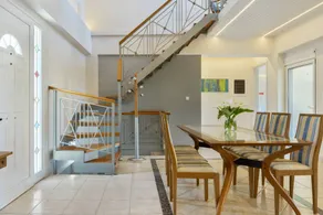 Beach Family House In Artemida – Sea View, Wi-Fi & Air Conditioning - Image 4