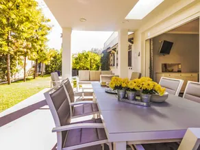 House with sauna, BBQ & hot tub - Image 2